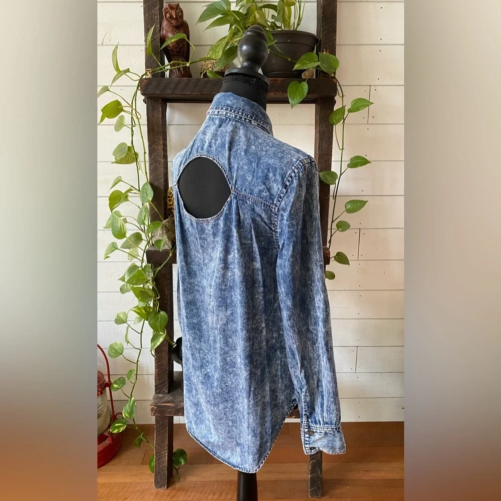 Mudd: Blue Washed Denim Button Down Shirt - Picture 14 of 17